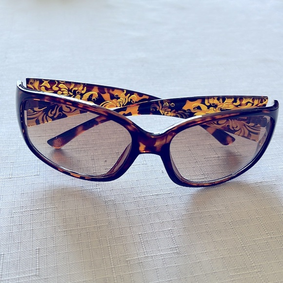 OSCAR DE LA RENTA SUNGLASSES - Picture 6 of 9